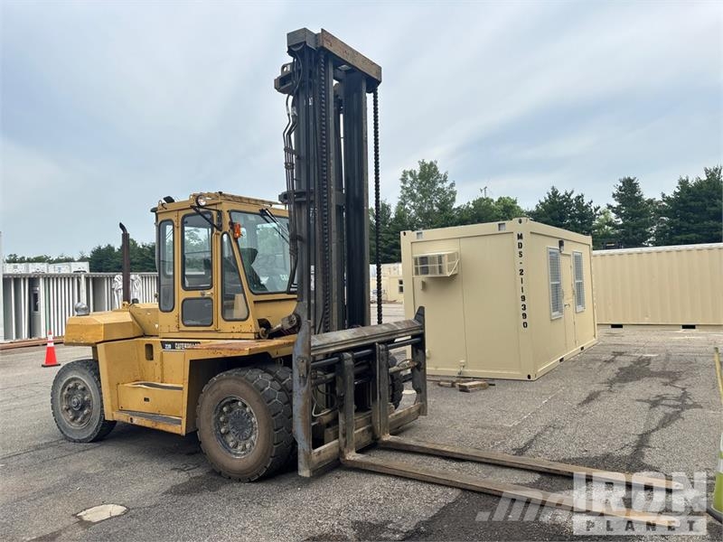 CAT DP100 19420 lb Pneumatic Tire Forklift Другие складские механизмы