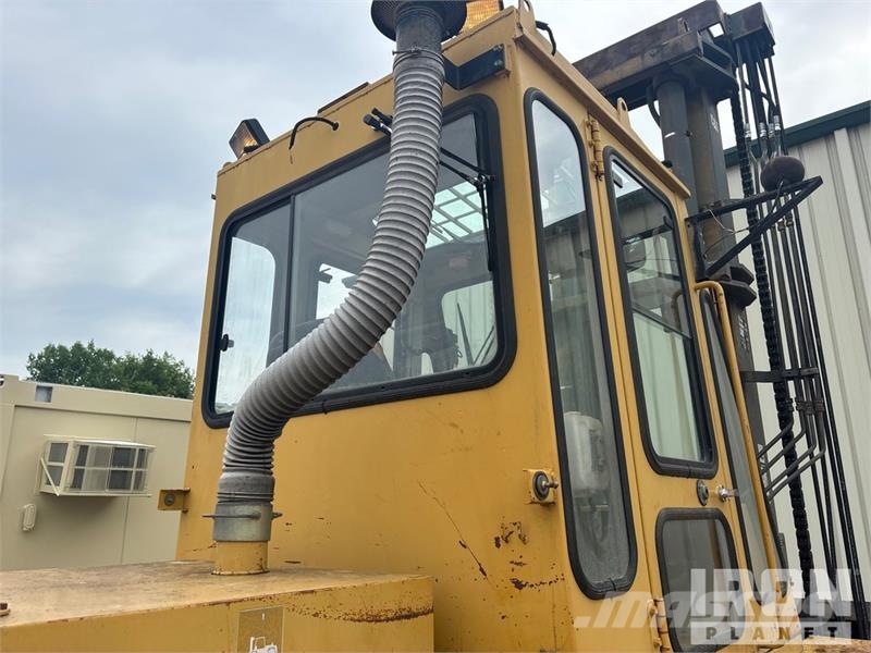 CAT DP100 19420 lb Pneumatic Tire Forklift Другие складские механизмы