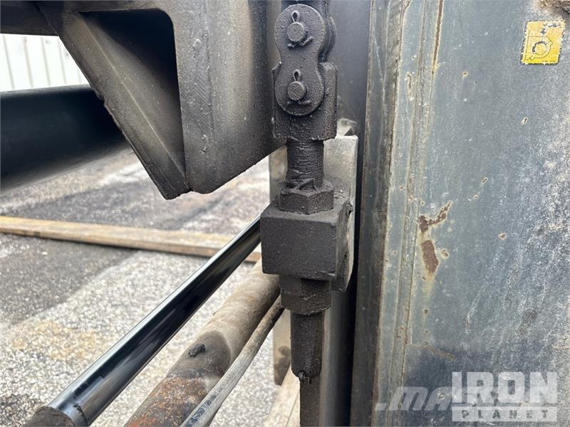 CAT DP100 19420 lb Pneumatic Tire Forklift Другие складские механизмы