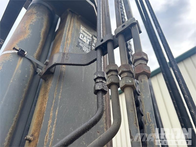 CAT DP100 19420 lb Pneumatic Tire Forklift Другие складские механизмы