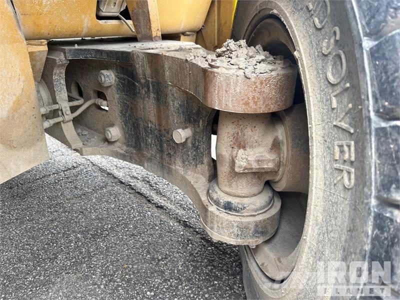 CAT DP100 19420 lb Pneumatic Tire Forklift Другие складские механизмы