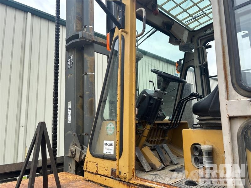 CAT DP100 19420 lb Pneumatic Tire Forklift Другие складские механизмы