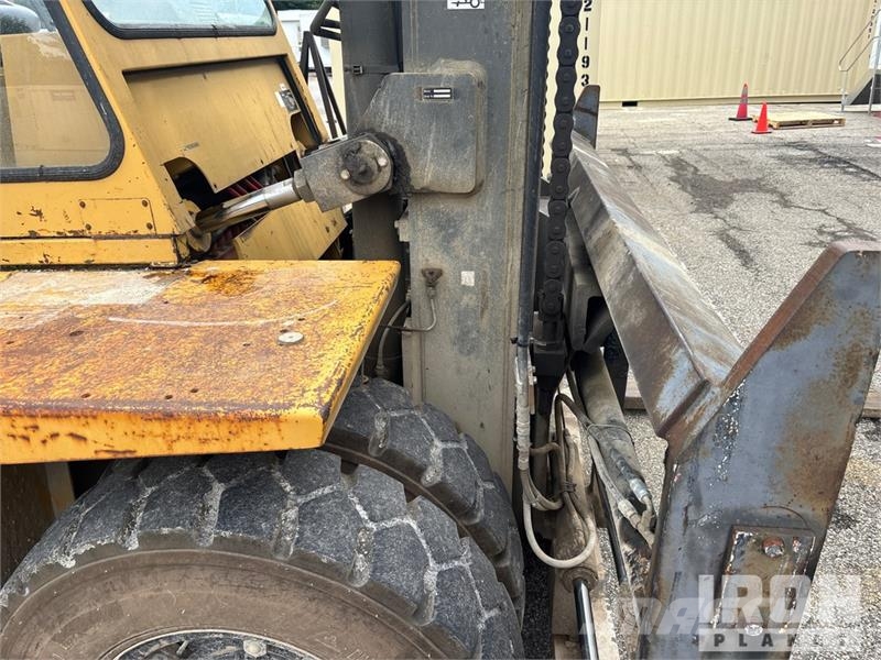 CAT DP100 19420 lb Pneumatic Tire Forklift Другие складские механизмы