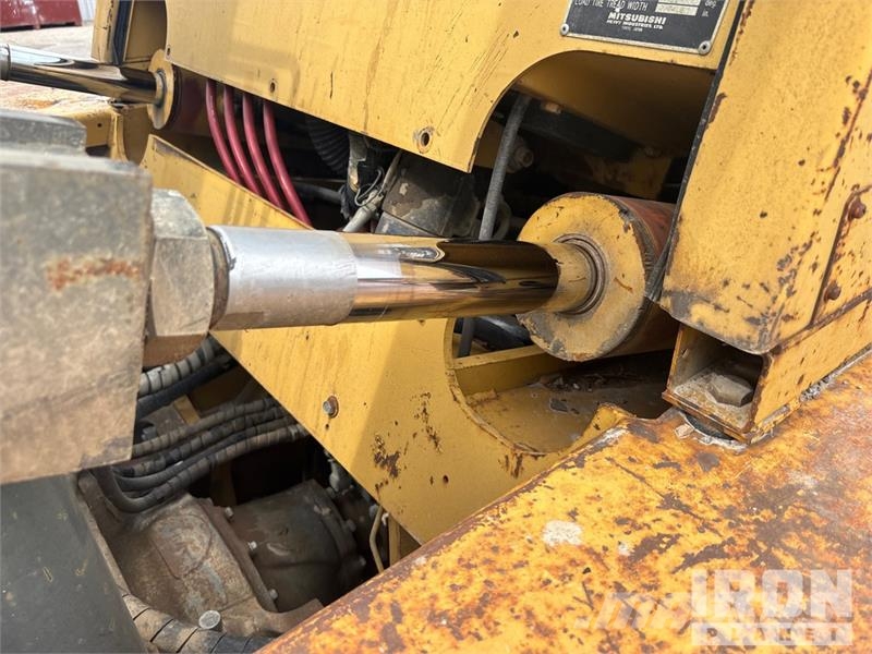 CAT DP100 19420 lb Pneumatic Tire Forklift Другие складские механизмы