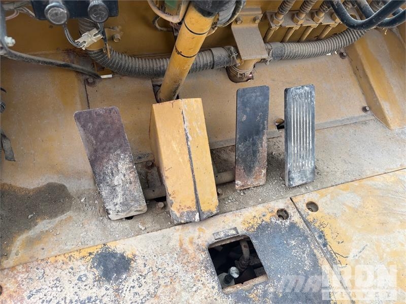 CAT DP100 19420 lb Pneumatic Tire Forklift Другие складские механизмы