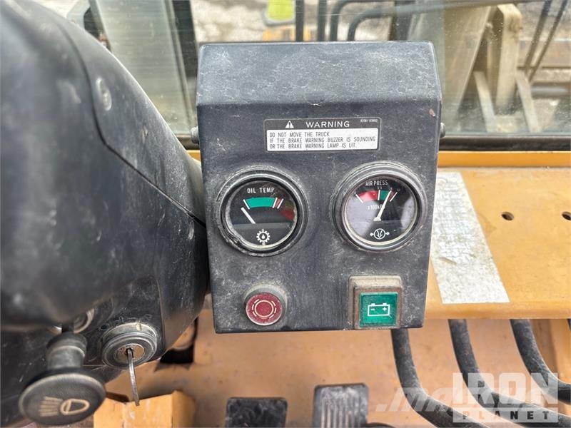 CAT DP100 19420 lb Pneumatic Tire Forklift Другие складские механизмы