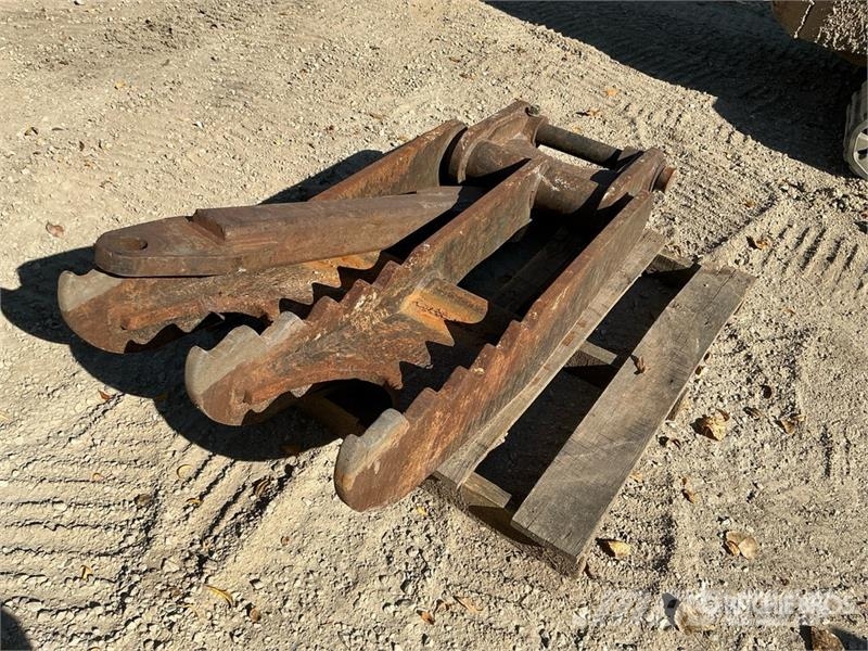 CAT Excavator Thumb - Fits CAT 320, 322 Łyżki do ładowarek