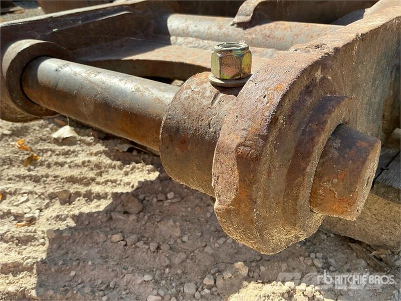 CAT Excavator Thumb - Fits CAT 320, 322 Łyżki do ładowarek
