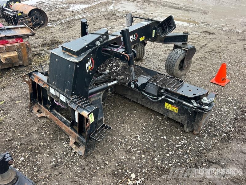 CAT GB124 96 in Skid Steer Grader 其他组件