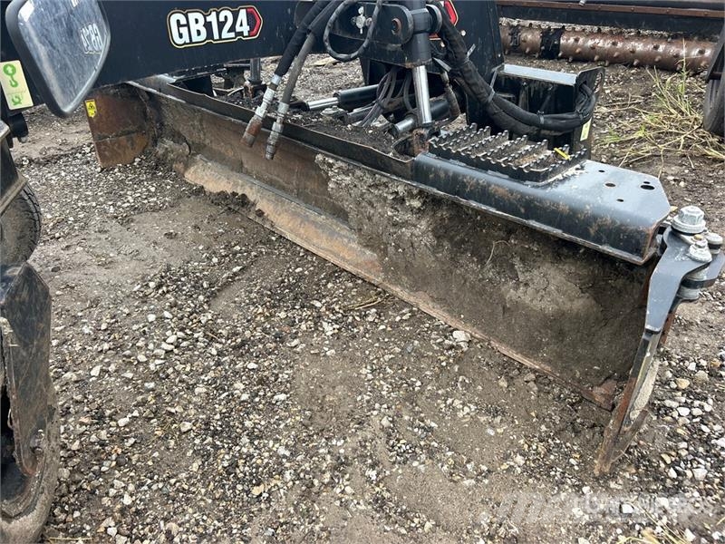 CAT GB124 96 in Skid Steer Grader 其他组件