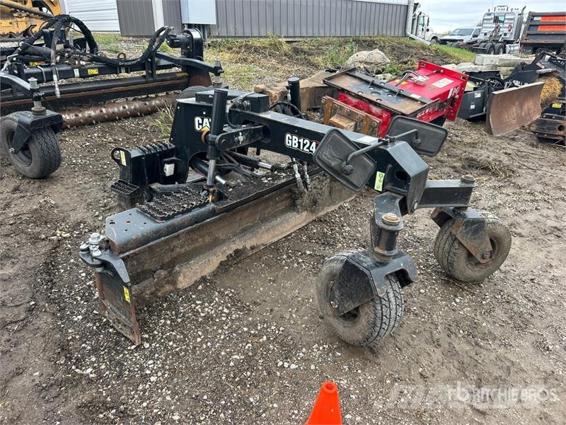 CAT GB124 96 in Skid Steer Grader 其他组件