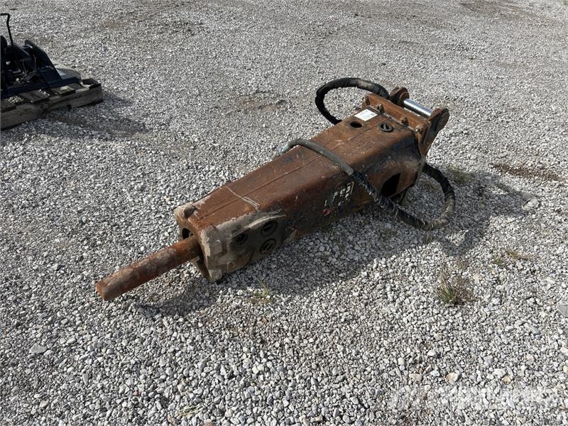 CAT HH95S308 77 in Hydraulic Breaker Kladiva