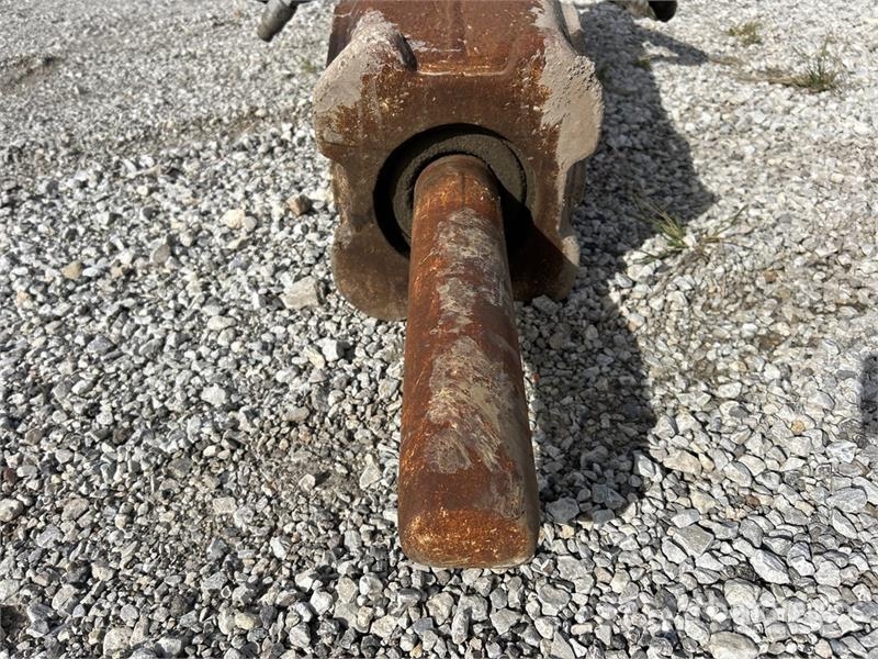 CAT HH95S308 77 in Hydraulic Breaker Kladiva