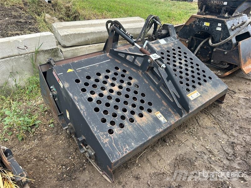 CAT LR18 72 in Skid Steer Landscape Rake Vändare och luftare