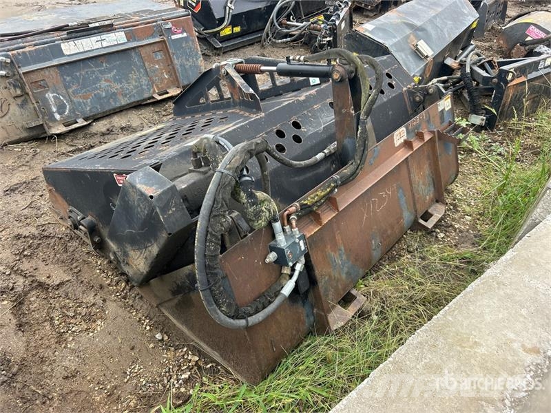 CAT LR18 72 in Skid Steer Landscape Rake Vändare och luftare