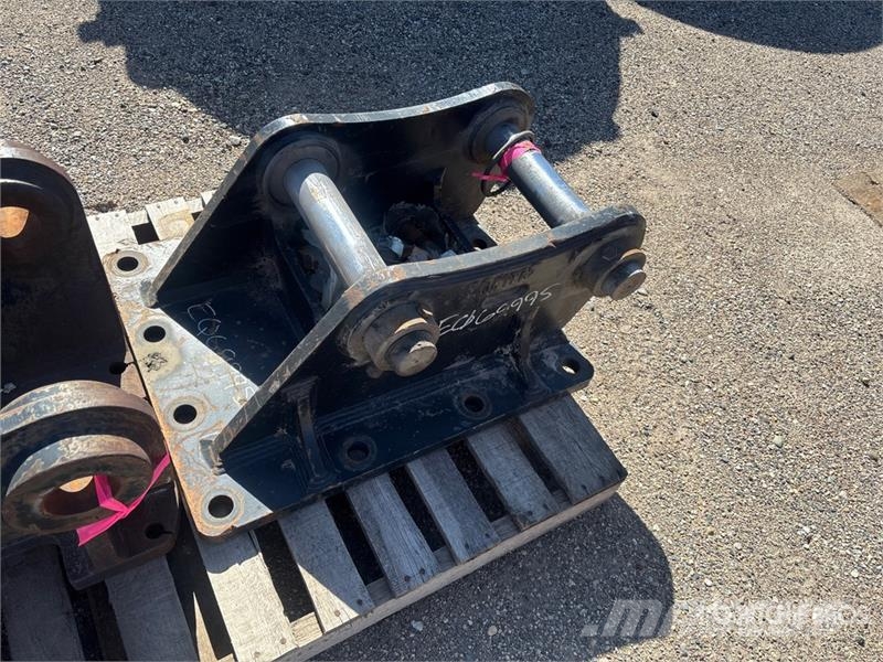 CAT MKB Mounting Bracket - Fits B Link Excavator Otros