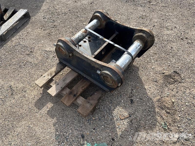 CAT MKD D Link Excavator Mounting Bracket Būvniecība- Citi