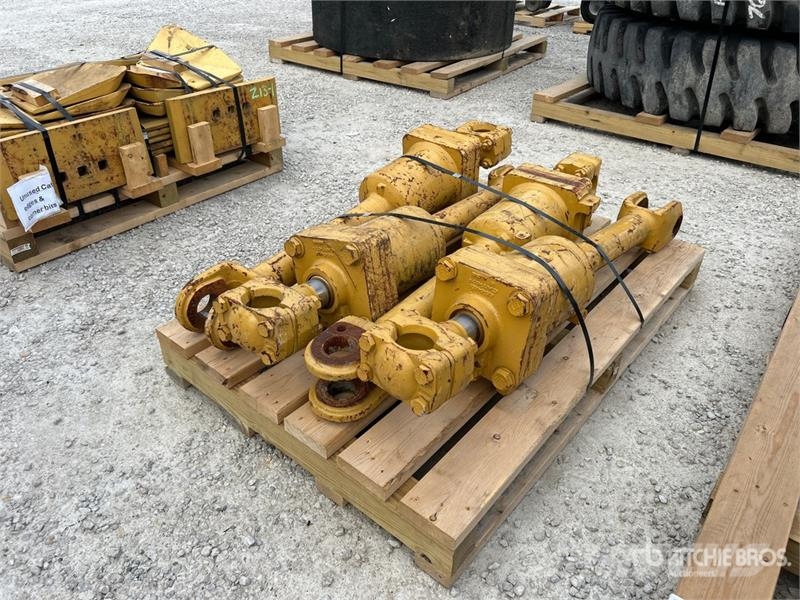 CAT of (4) Cat Tilt Cylinder (Unused) - Fits Cat D8 معدات النقل - غير ذلك