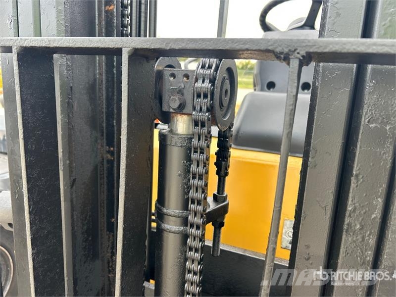 CAT P5000D 4450 lb Pneumatic Tire Forklift 그 외 지게차