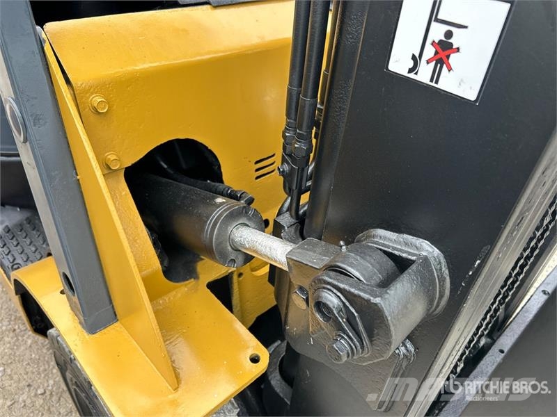 CAT P5000D 4450 lb Pneumatic Tire Forklift 그 외 지게차