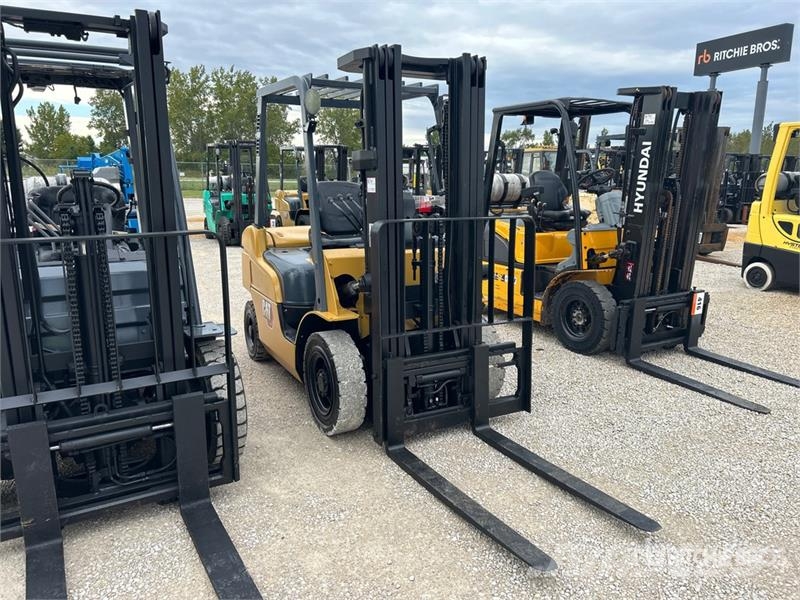 CAT P5000D 4450 lb Pneumatic Tire Forklift 그 외 지게차