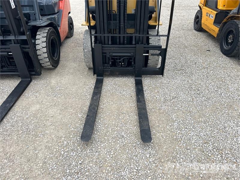 CAT P5000D 4450 lb Pneumatic Tire Forklift 그 외 지게차