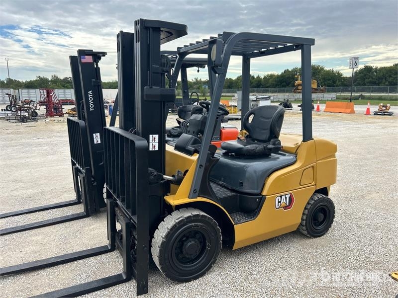 CAT P5000D 4450 lb Pneumatic Tire Forklift 그 외 지게차