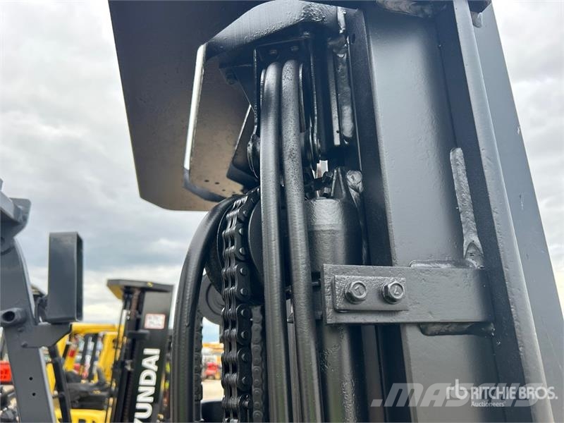 CAT P5000D 4450 lb Pneumatic Tire Forklift 그 외 지게차