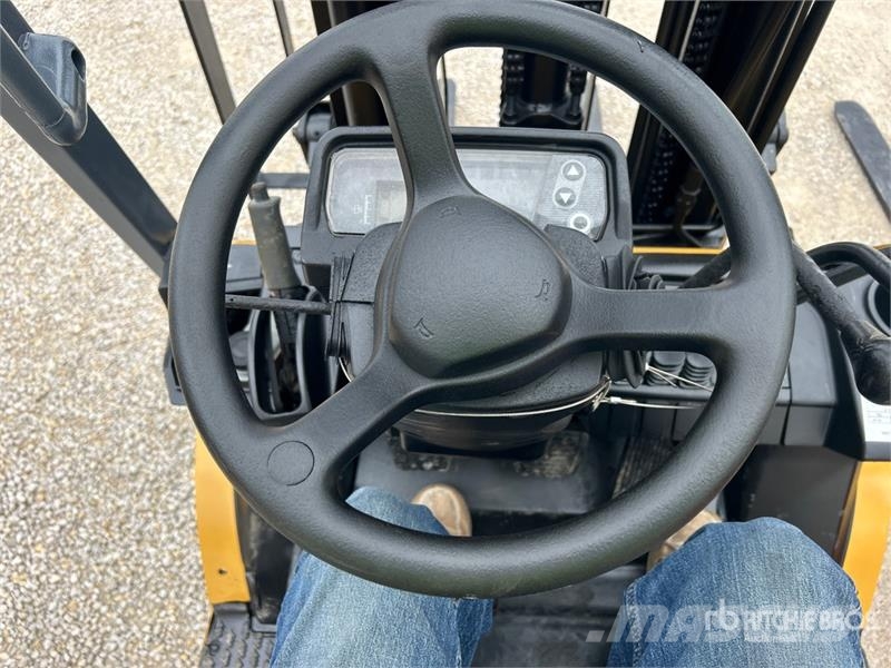 CAT P5000D 4450 lb Pneumatic Tire Forklift 그 외 지게차