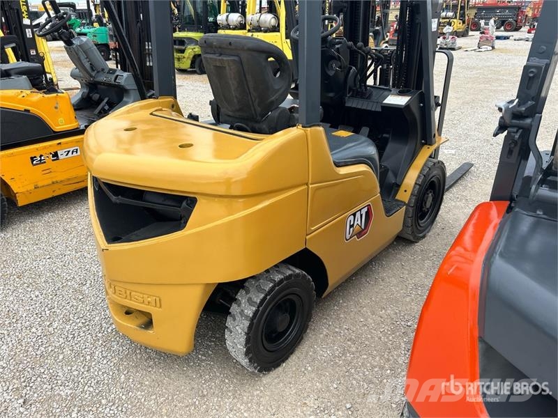CAT P5000D 4450 lb Pneumatic Tire Forklift 그 외 지게차