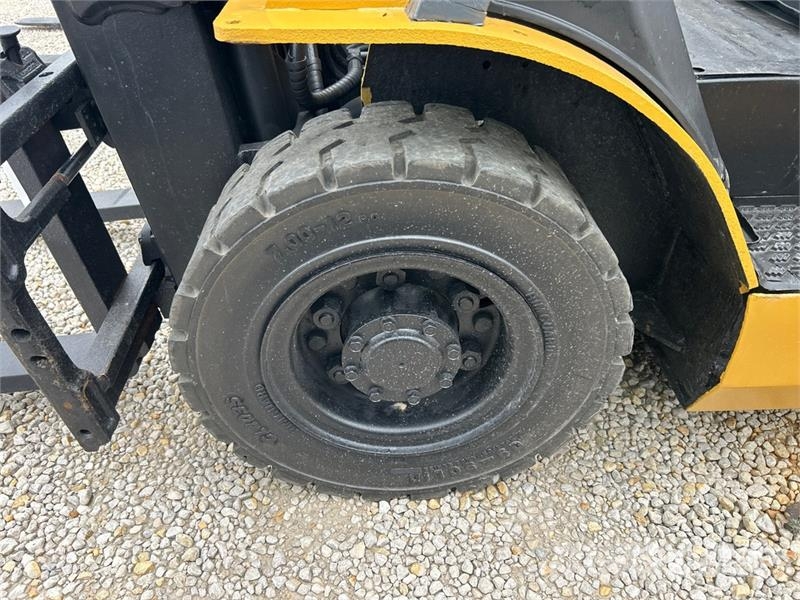 CAT P5000D 5000 lb Pneumatic Tire Forklift 그 외 지게차