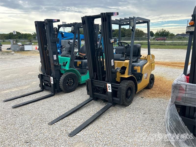 CAT P5000D 5000 lb Pneumatic Tire Forklift 그 외 지게차