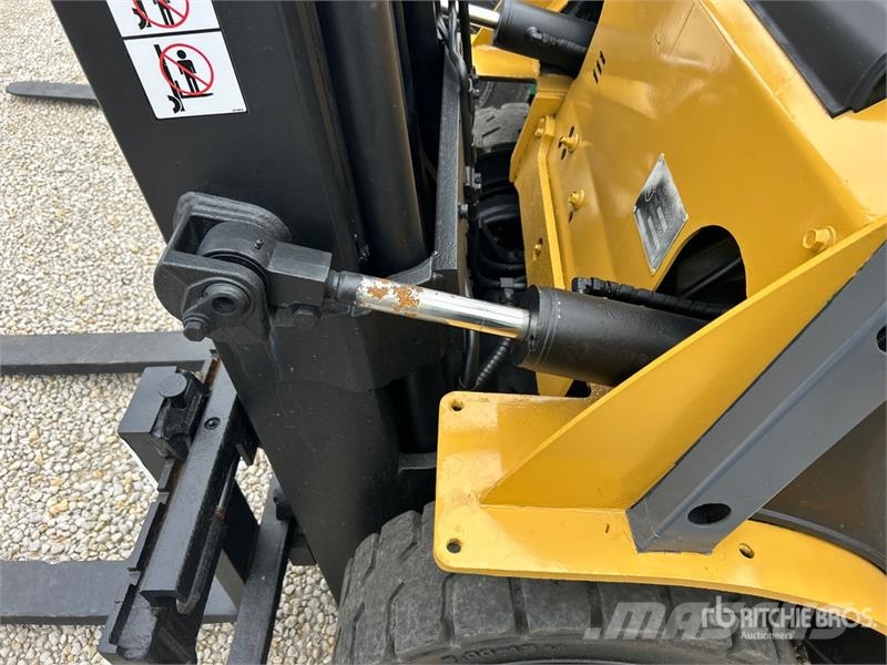 CAT P5000D 5000 lb Pneumatic Tire Forklift 그 외 지게차