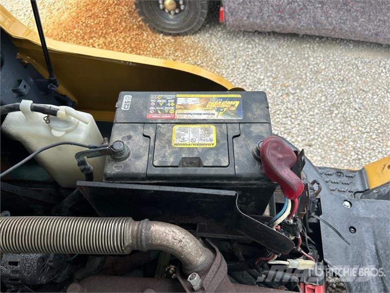 CAT P5000D 5000 lb Pneumatic Tire Forklift 그 외 지게차