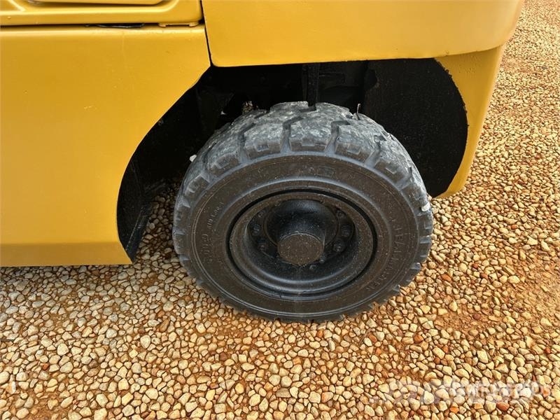 CAT P5000D 5000 lb Pneumatic Tire Forklift 그 외 지게차