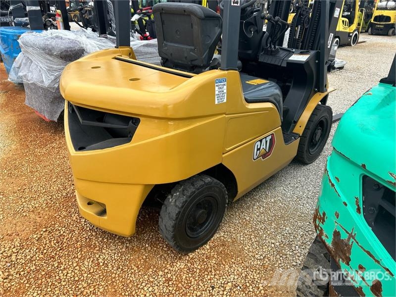 CAT P5000D 5000 lb Pneumatic Tire Forklift 그 외 지게차
