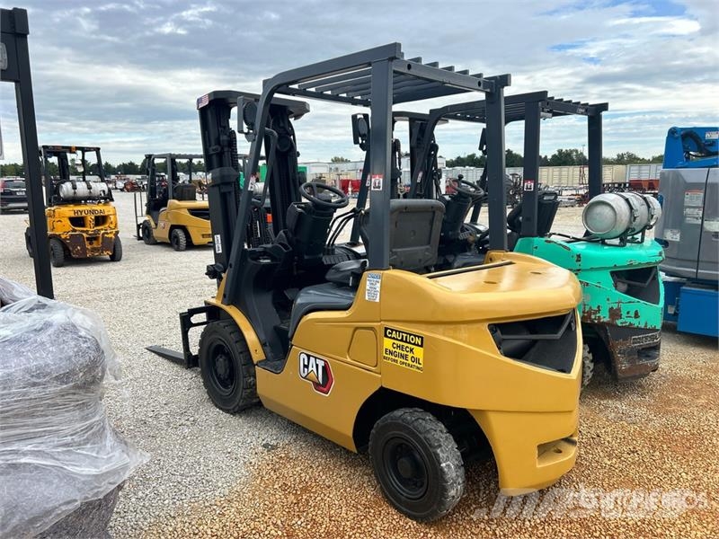CAT P5000D 5000 lb Pneumatic Tire Forklift 그 외 지게차