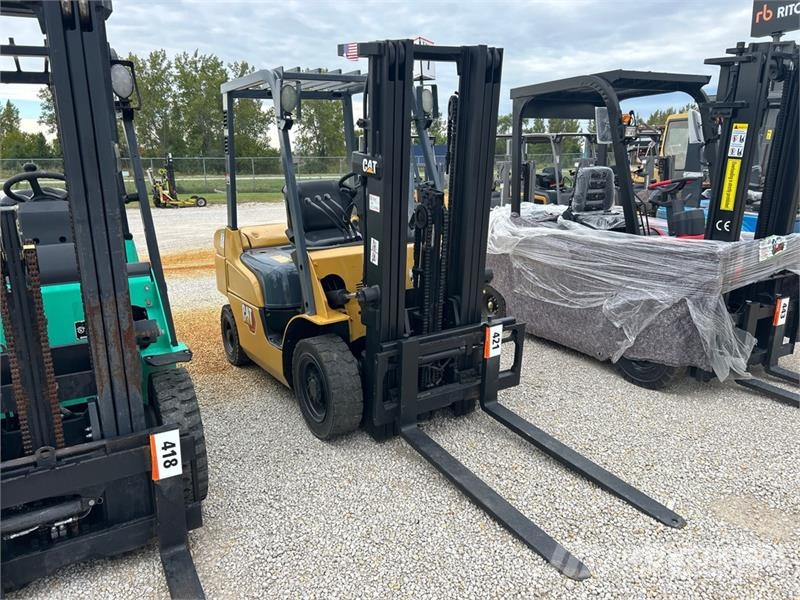 CAT P5000D 5000 lb Pneumatic Tire Forklift 그 외 지게차