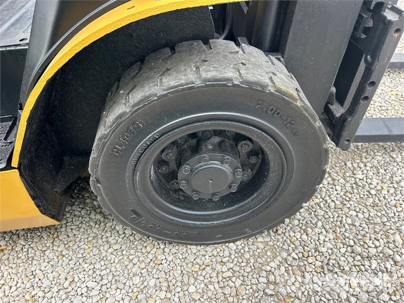 CAT P5000D 5000 lb Pneumatic Tire Forklift 그 외 지게차