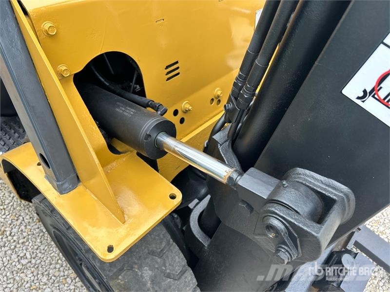 CAT P5000D 5000 lb Pneumatic Tire Forklift 그 외 지게차