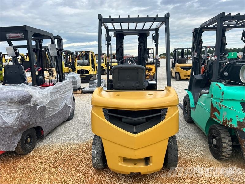 CAT P5000D 5000 lb Pneumatic Tire Forklift 그 외 지게차