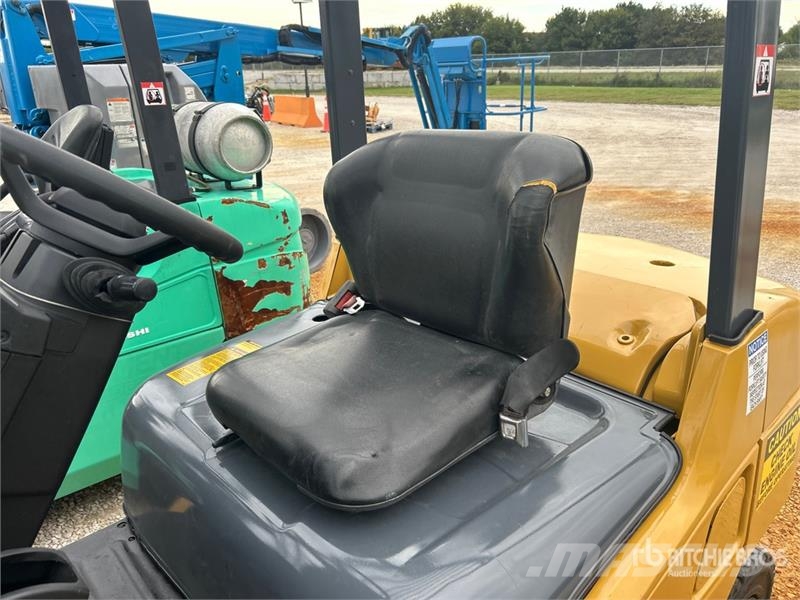 CAT P5000D 5000 lb Pneumatic Tire Forklift 그 외 지게차