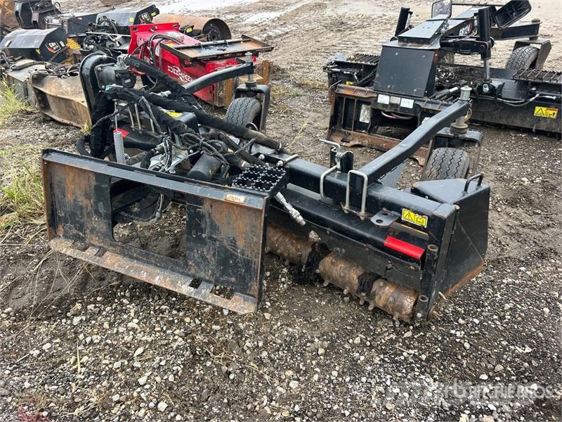 CAT PR190 96 in Skid Steer Power Rake Vändare och luftare