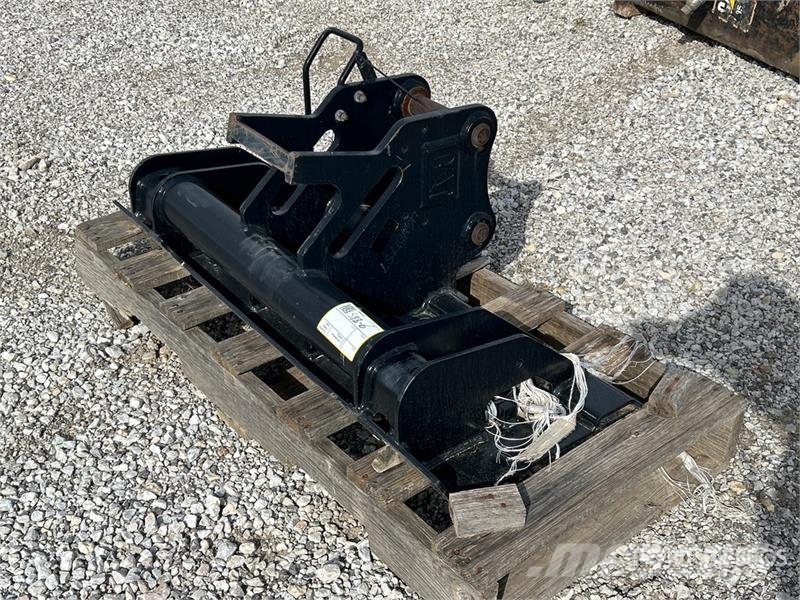CAT QCADPSSL 43.5 in Excavator Coupler 快速連結器