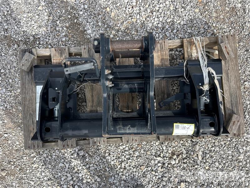 CAT QCADPSSL 43.5 in Excavator Coupler 快速連結器