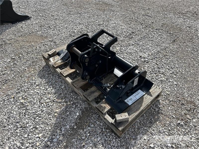 CAT QCADPSSL 43.5 in Excavator Coupler 快速連結器