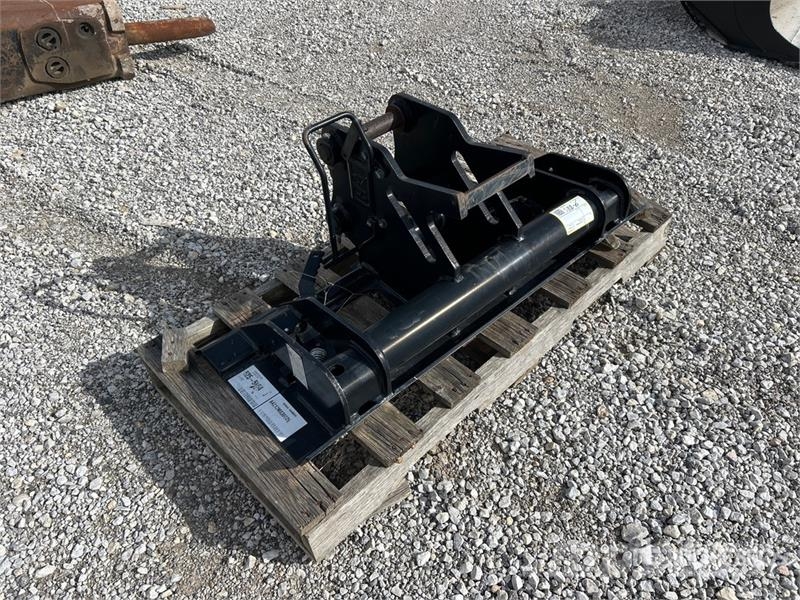 CAT QCADPSSL 43.5 in Excavator Coupler 快速連結器