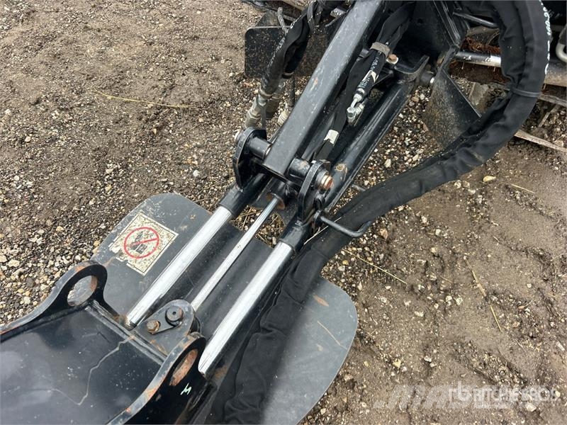 CAT SG16B Skid Steer Stump Grinder Kardánhajtású ekék és Forgó-boronák