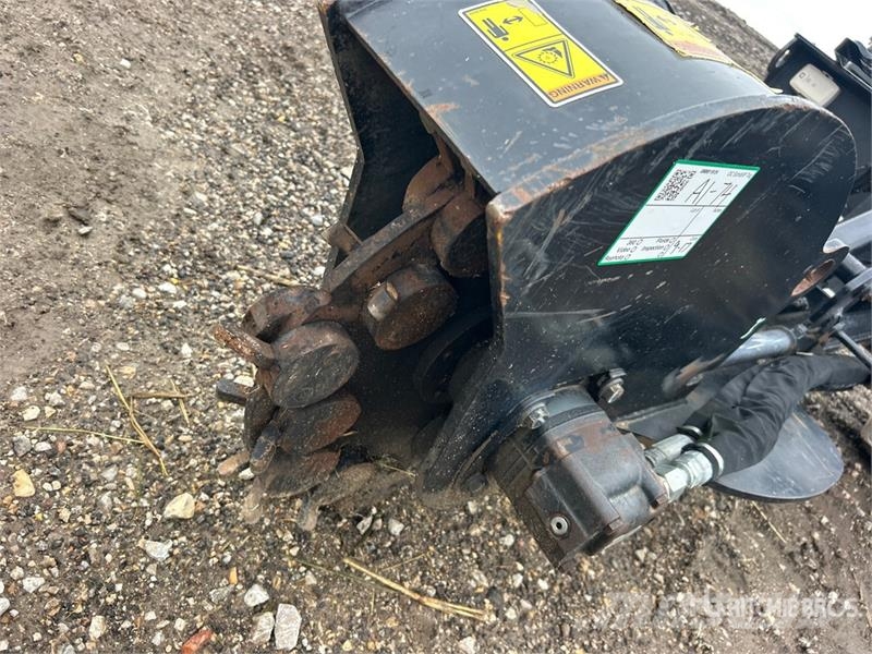 CAT SG16B Skid Steer Stump Grinder Kardánhajtású ekék és Forgó-boronák