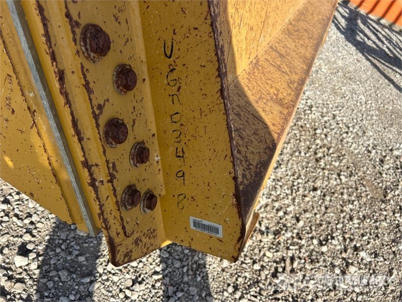 CAT TG735-04 Tailgate مكونات أخرى